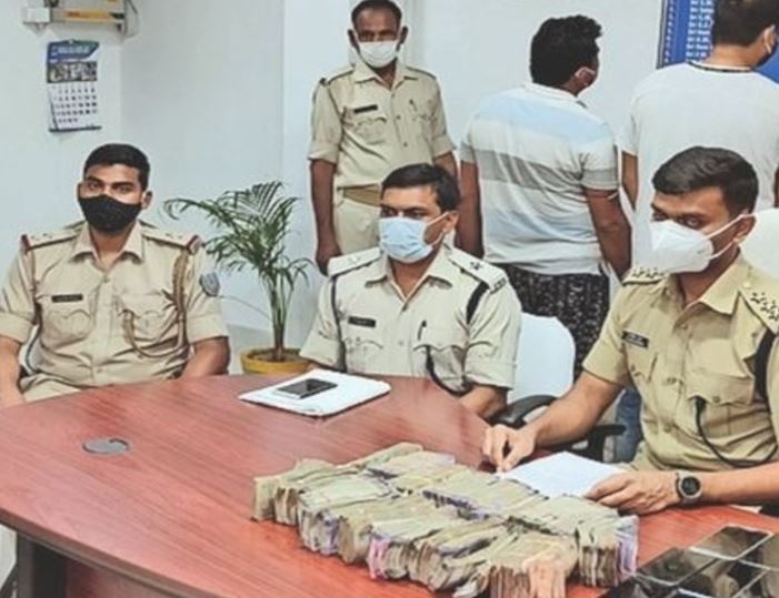 स्प्रिट की तस्करी मामले में जेडीयू के प्रदेश महासचिव विजय सिंह पटेल  गिरफ्तार