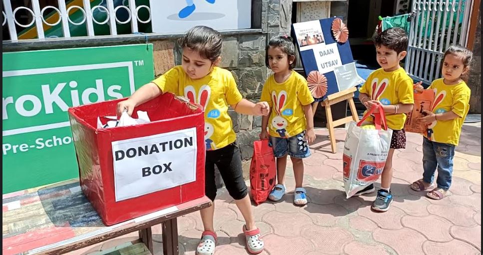 यूरोकिड्स ने पूरे भारत में 3000 से अधिक बच्चों के साथ दान उत्सव मनाया